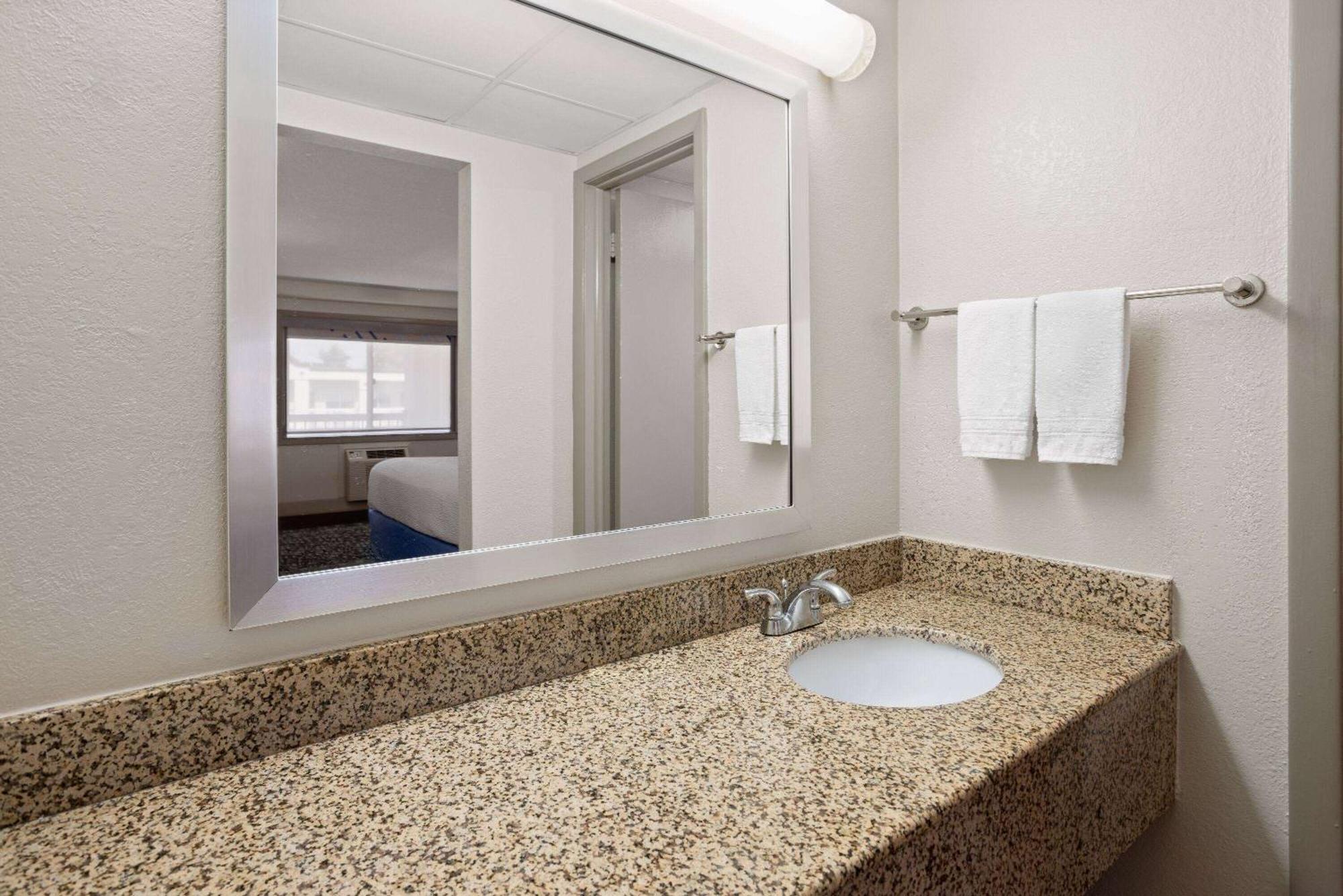 Days Inn By Wyndham Tonawanda/Buffalo Eksteriør billede